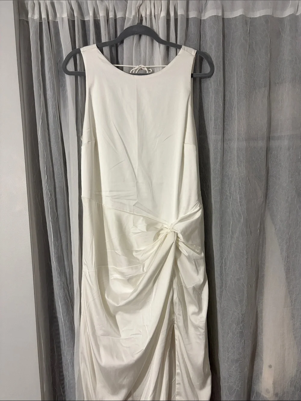 Abercrombie & Fitch White Sleeveless Knot-Detail Maxi Dress